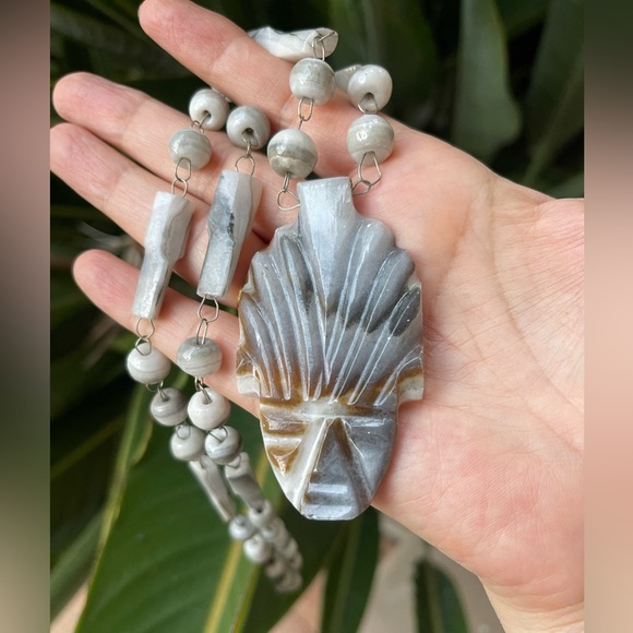 Aztec Mayan carved Mexican calcite alabaster pendant & bead necklace - Picture 1 of 8